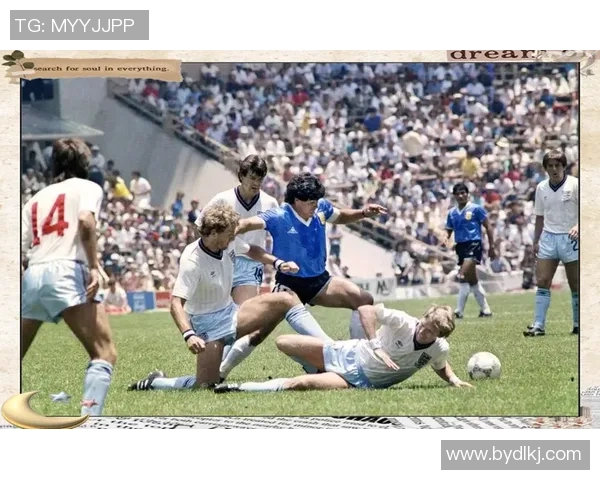 回顾历史上的老足球明星们他们的辉煌成就与传奇故事